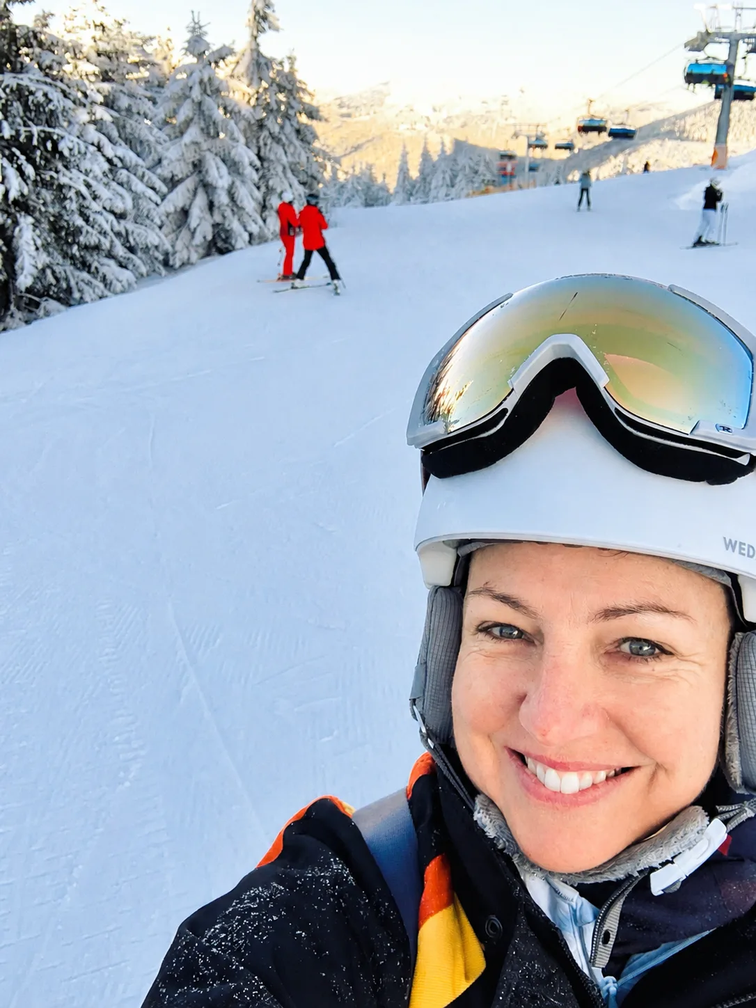 Abi skiing